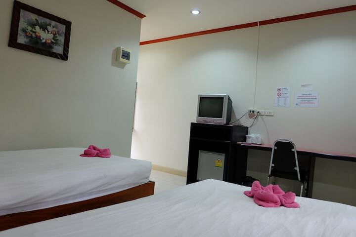 Room 3 of 49