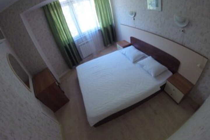 Room 32 of 47