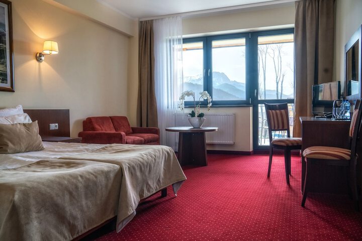 Room 4 of 30