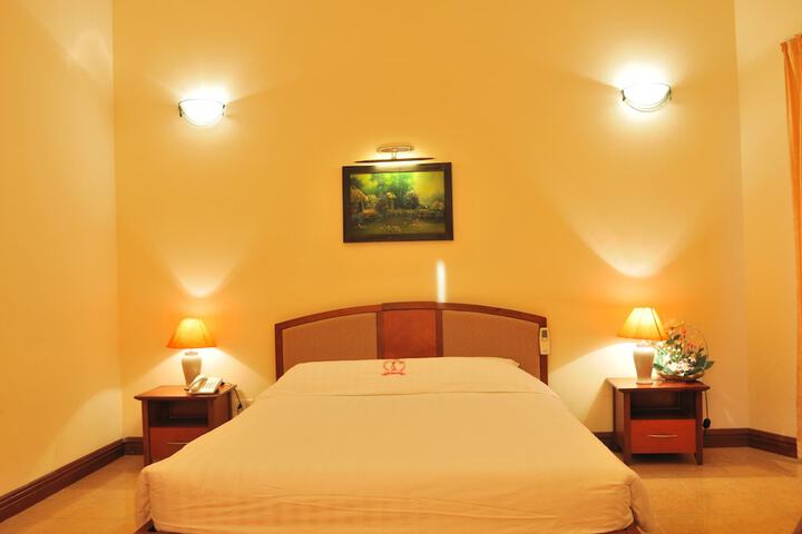 Room 5 of 23