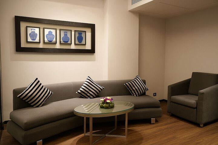 Room 13 of 30