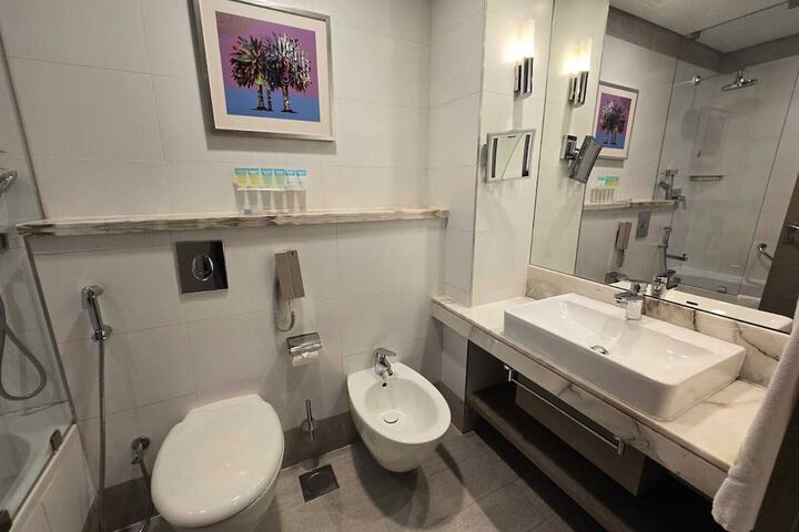 Room 12 of 26