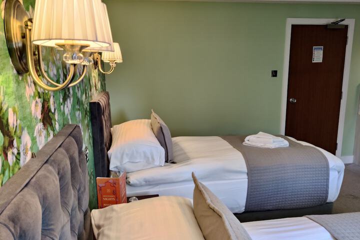 Room 30 of 81