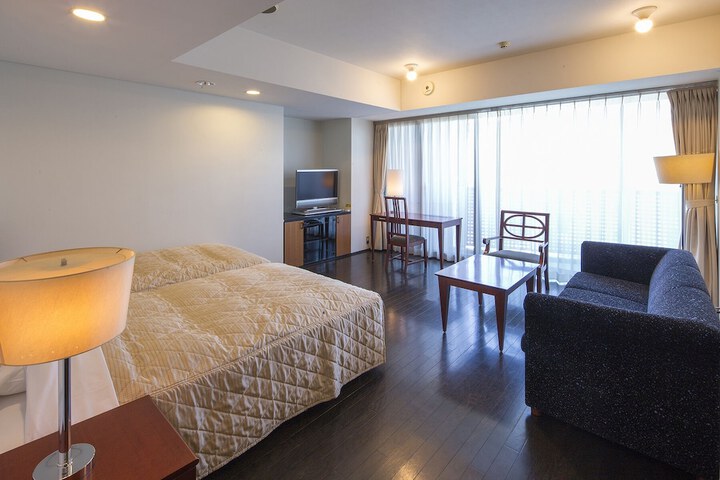 Room 22 of 43