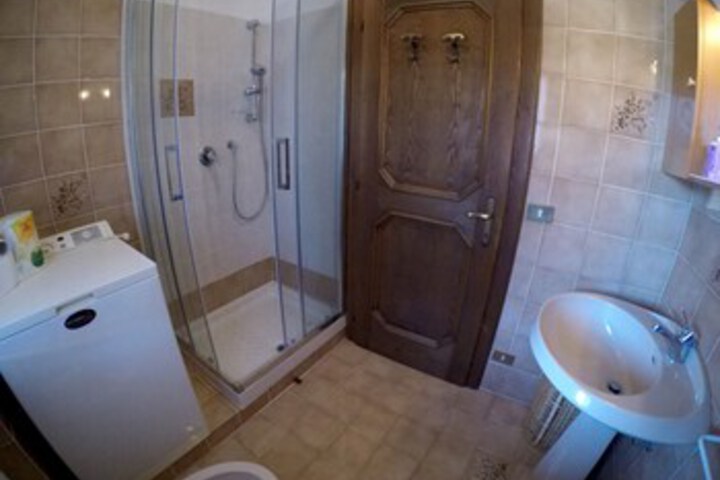 Room 5 of 43