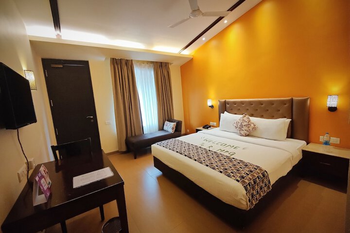 Room 13 of 119