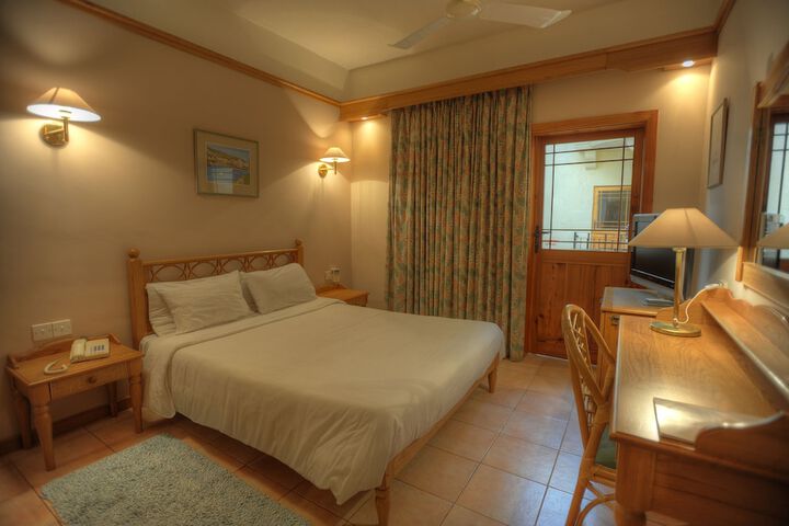 Room 6 of 54