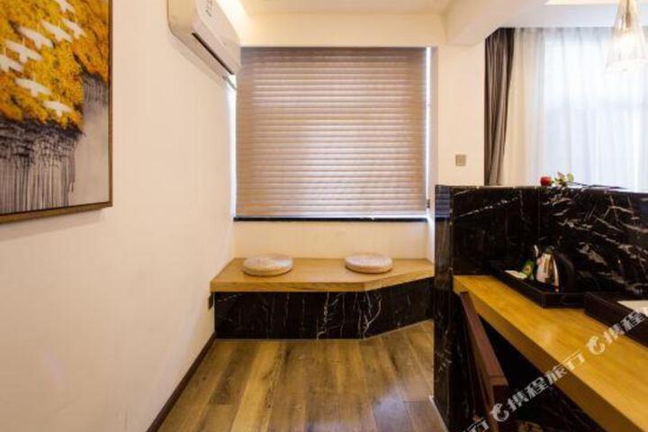 Dali Hezhuang Boutique Hotel (Erhai Park Xingshengqiao Branch)