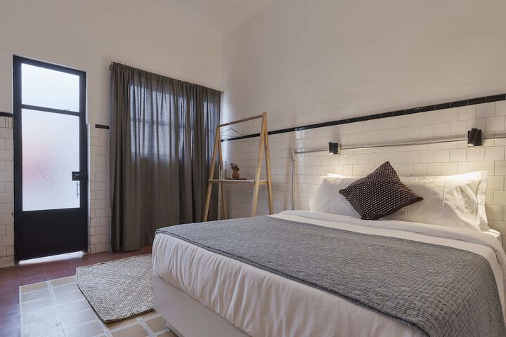 Room 16 of 47