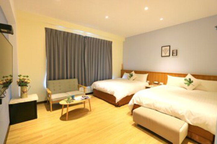 Room 10 of 22