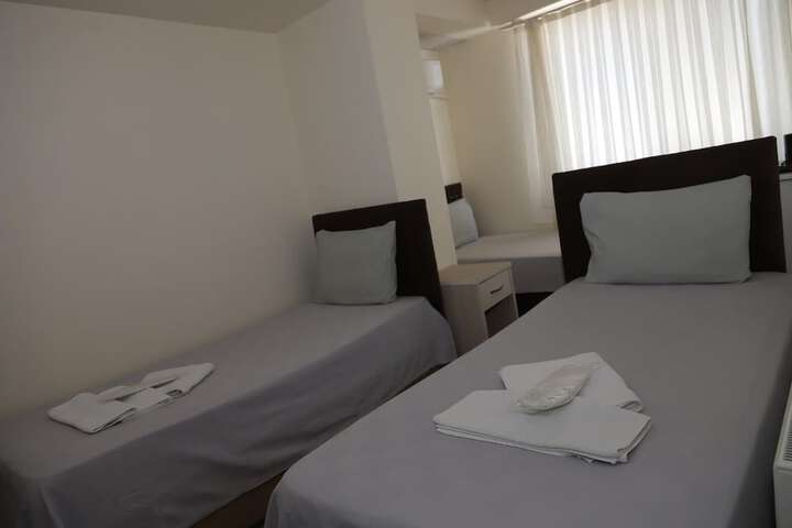 Room 13 of 22