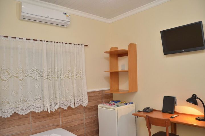 Room 7 of 68