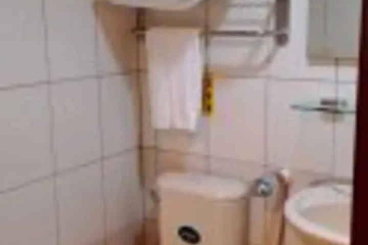 Room 10 of 15