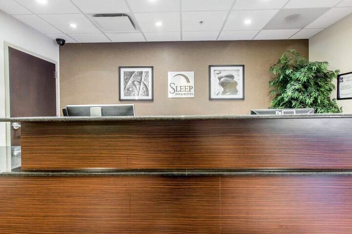 Entrance & Lobby