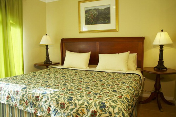 Room 4 of 48