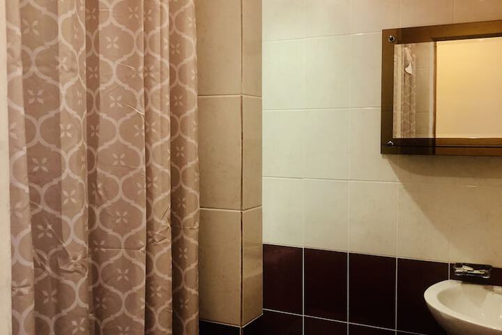 Room 23 of 34