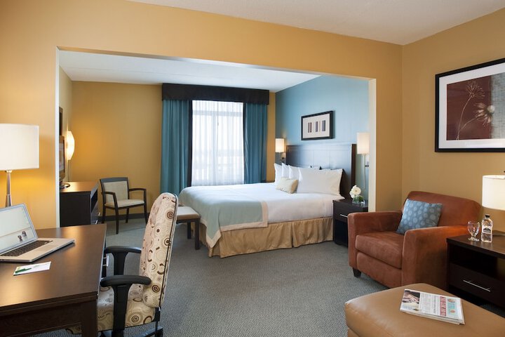 Room 6 of 32