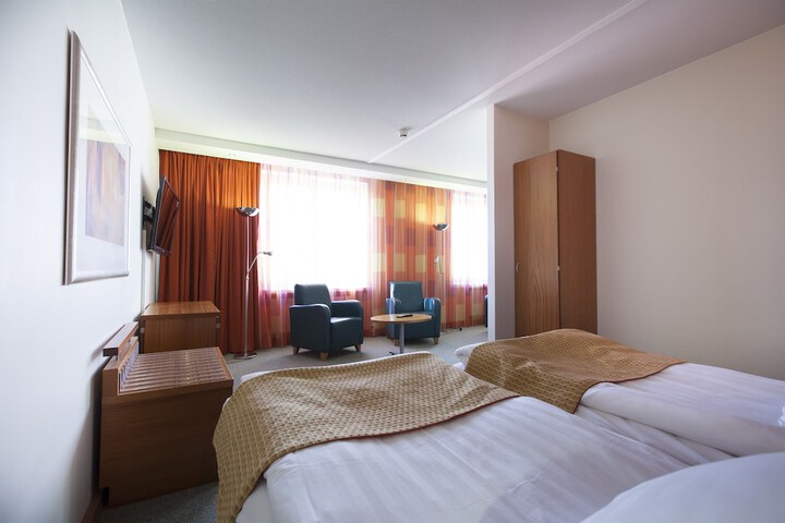 Room 19 of 49
