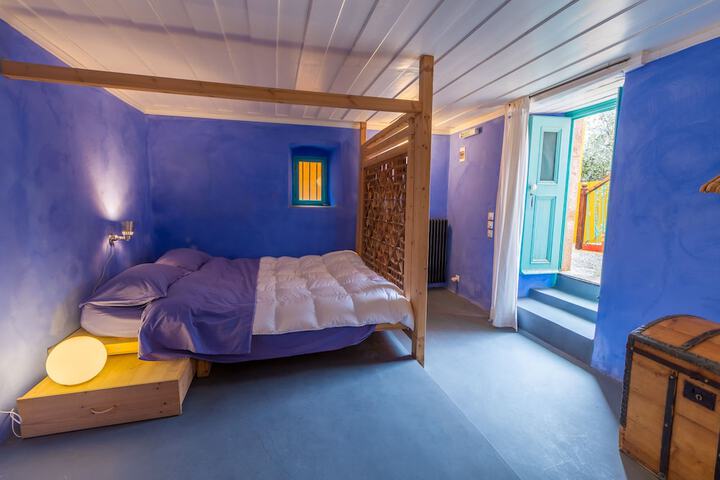 Room 6 of 37