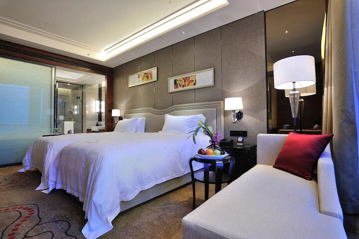 Room 5 of 75
