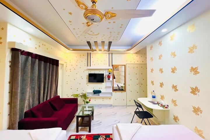 Room 9 of 74