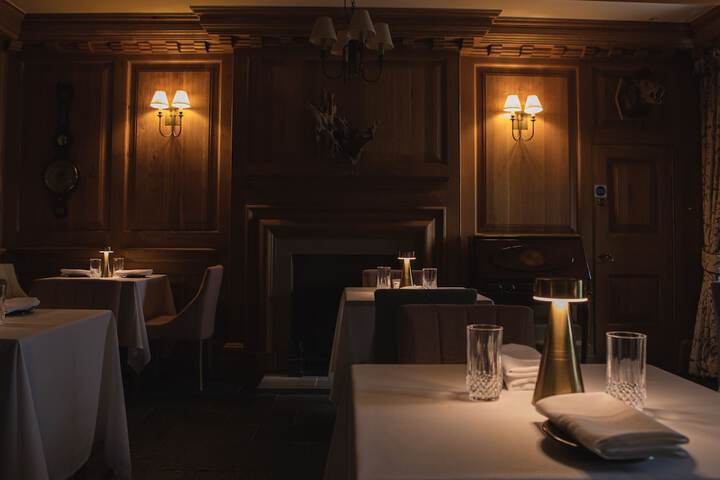 Dining 6 of 52