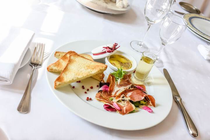Dining 49 of 72