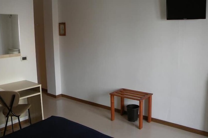 Room 12 of 71