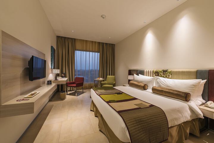 Room 6 of 38