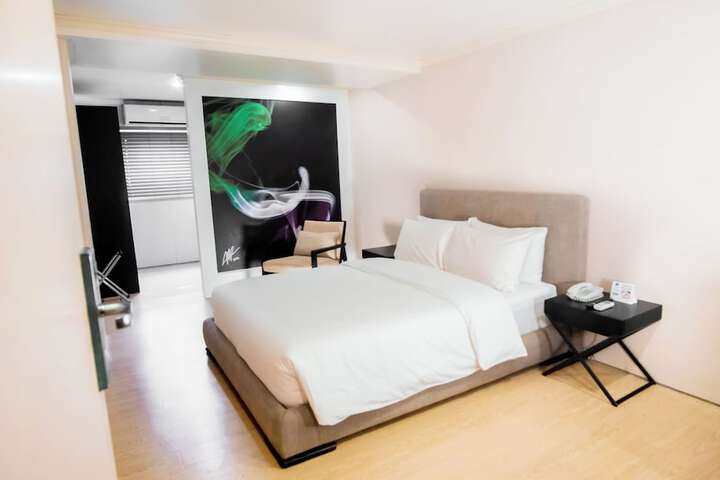 Room 6 of 22