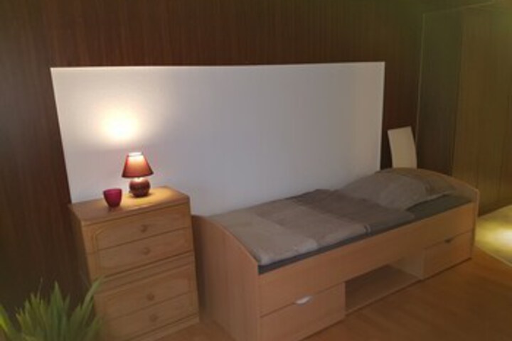 Room 9 of 11