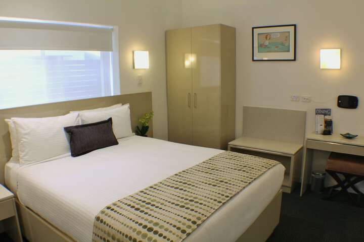 Room 6 of 40
