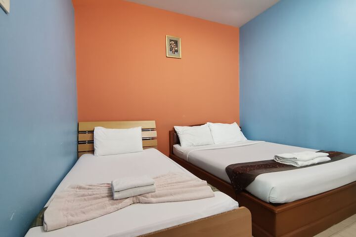 Room 8 of 30