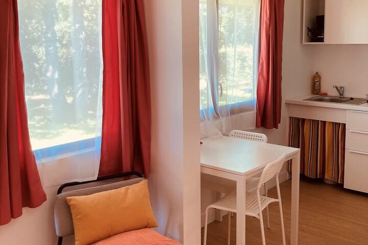 Room 28 of 141