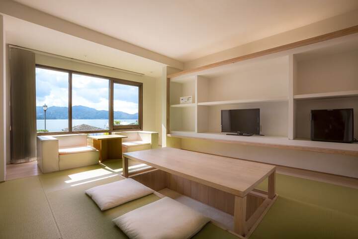 Room 14 of 74