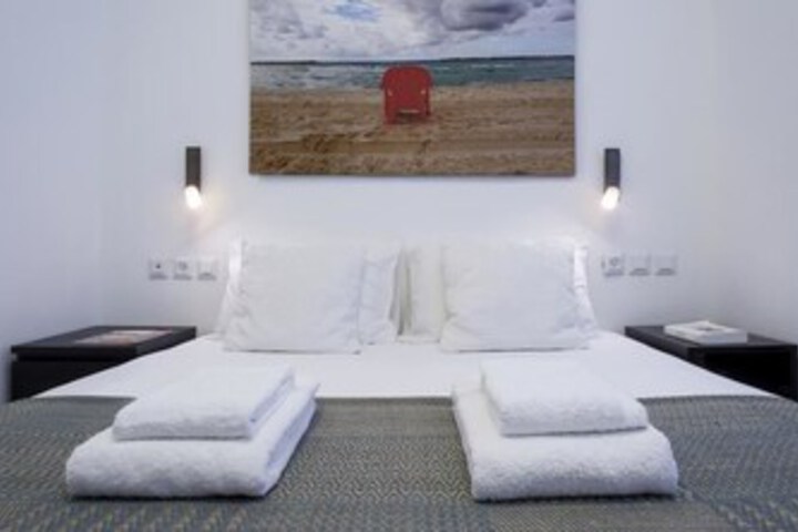 Room 17 of 28