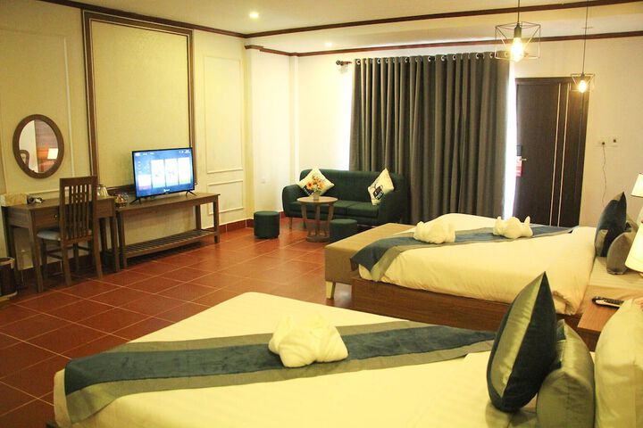 Room 13 of 38