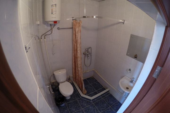 Room 9 of 37