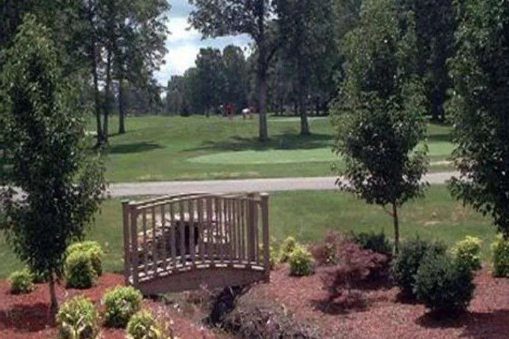 Image of Hiawatha Manor West at Lake Tansi
