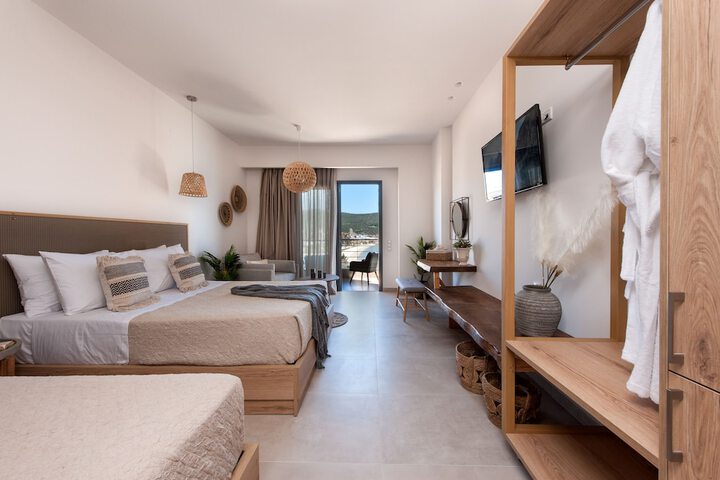 Room 6 of 45