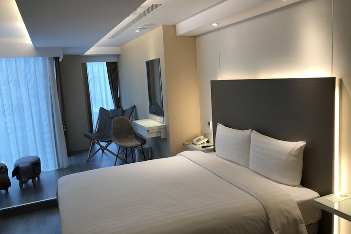 Room 9 of 40
