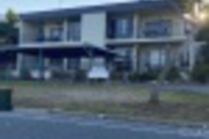 Hotel 4 of 204