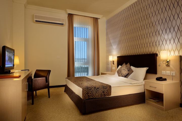 Room 8 of 54