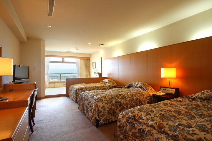 Room 4 of 30