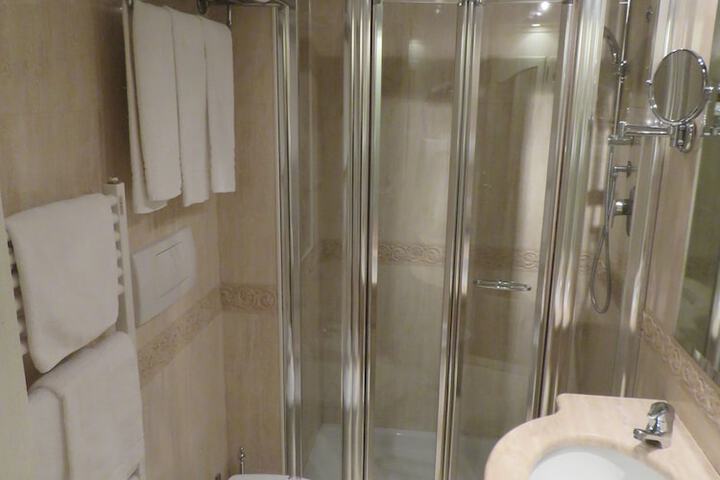 Room 44 of 63