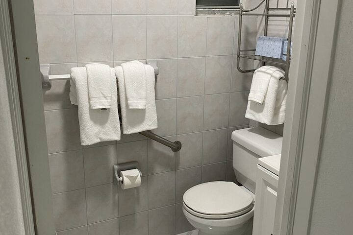 Room 12 of 110