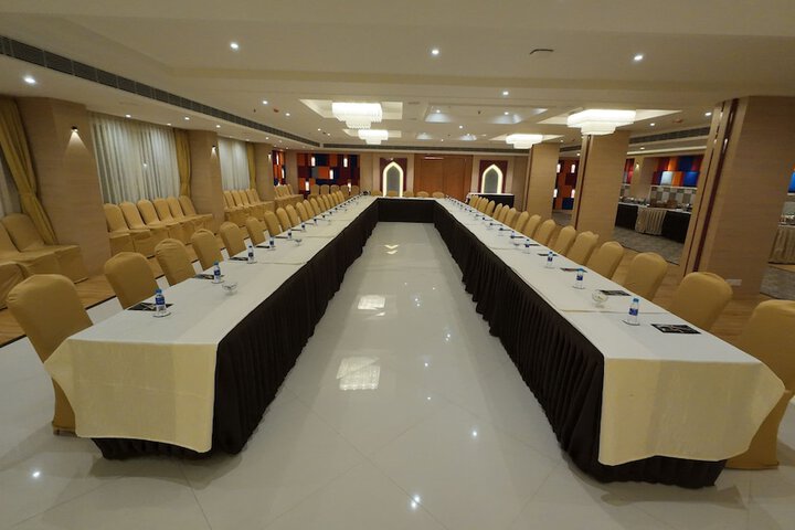 Ballroom/Hall 10 of 13