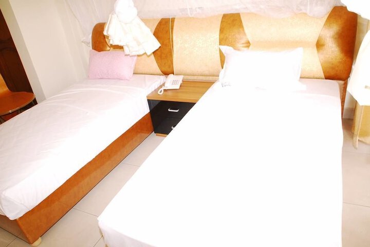 Room 4 of 26