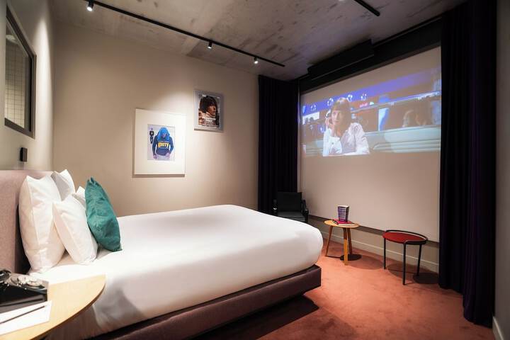 Room 8 of 46