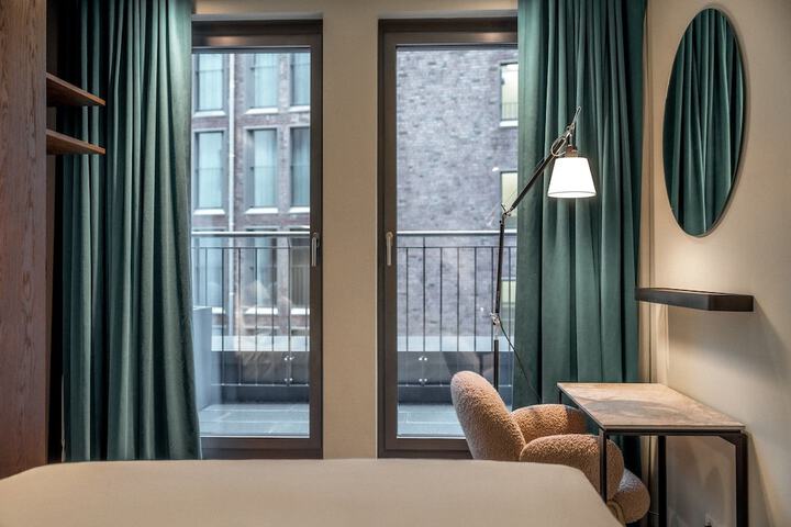 Room 12 of 50